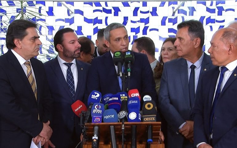 Oposição reage à mudança no rito de impeachment de ministros do STF