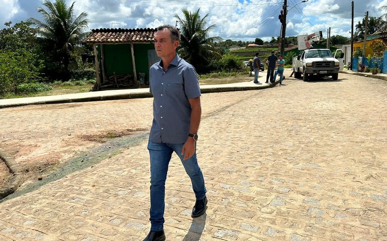 Prefeitura de Anadia conclui instalação de iluminação de LED em mais uma localidade