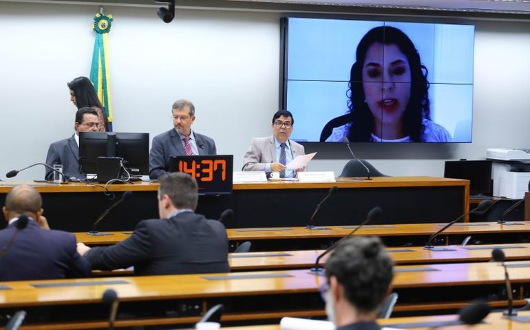 Gestores criticam projeto que autoriza aluno com mais de 14 anos a fazer estágio