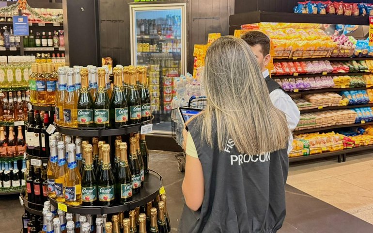 Procon Maceió divulga pesquisa de preços dos itens da ceia natalina