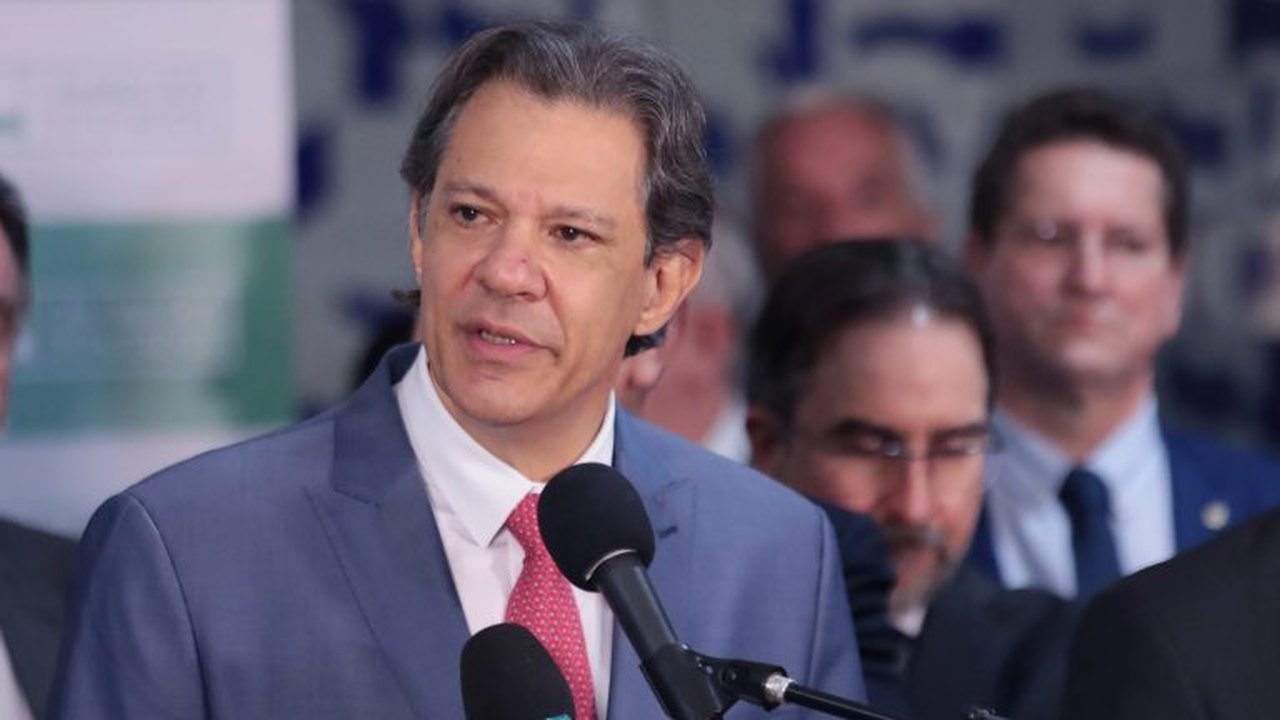 Haddad anuncia que governo decidirá sobre recuo do IOF até o final da semana