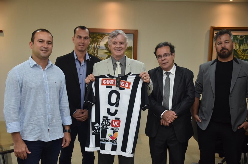 Dirigentes do ASA são recebidos pelo governador Klever Loureiro no Palácio