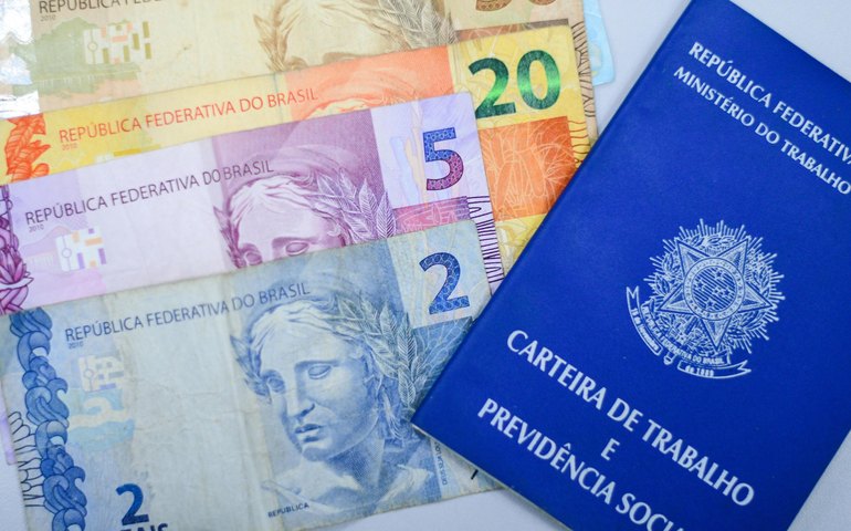 Alagoas é o segundo estado do Nordeste com mais trabalhadores com carteira assinada