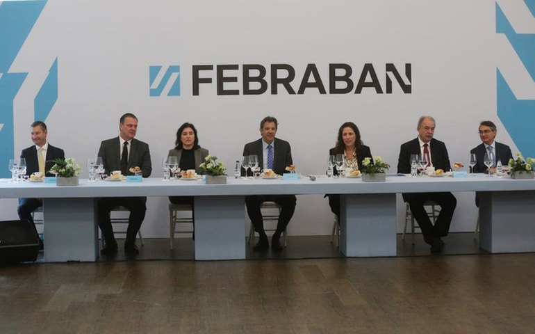 Brasil tem trajetória fiscal que não é sustentável, diz presidente da Febraban