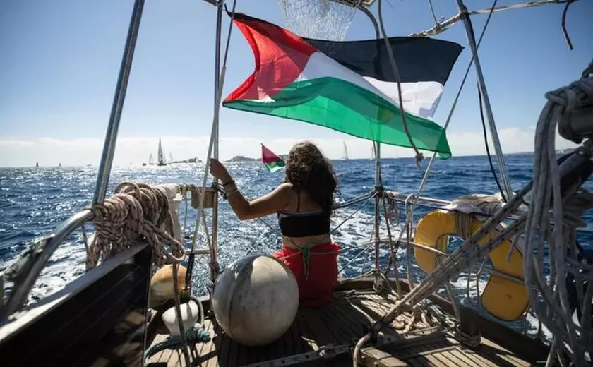 Mau tempo na Espanha faz Flotilla humanitária retornar a porto