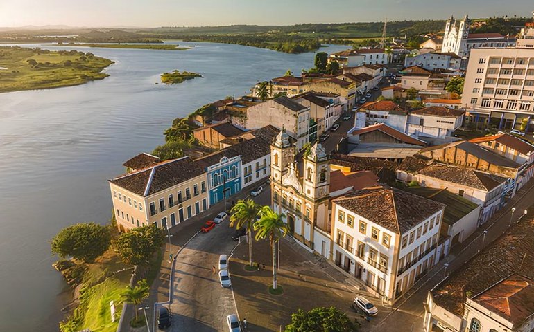 Penedo ganha visibilidade em exposição criativa no Distrito Federal