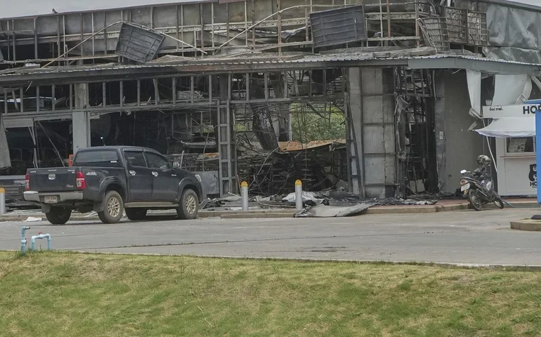 Confronto entre Tailândia e Camboja chega ao 2º dia e 60 mil se retiram de zonas de fronteira