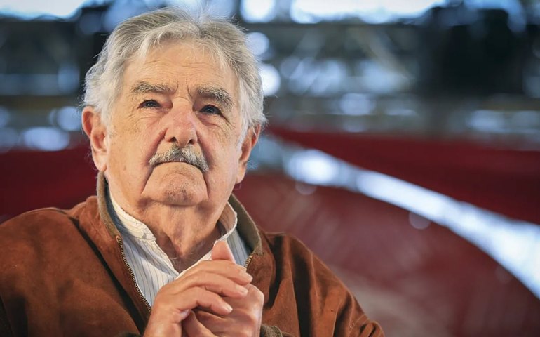 Velório de Mujica é prorrogado para a chegada de Lula, diz jornal uruguaio