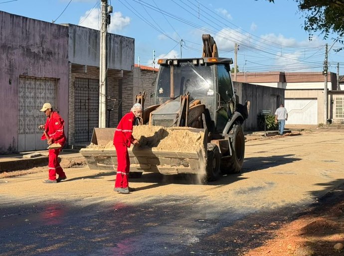 Penedo avança na pavimentação de bairros com investimento de quase R$ 5 milhões