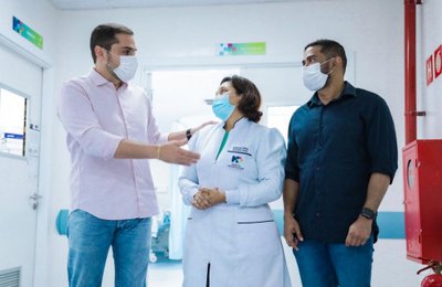 Paciente transferida de AM para tratar Covid-19 em AL se recupera e passa a trabalhar no hospital