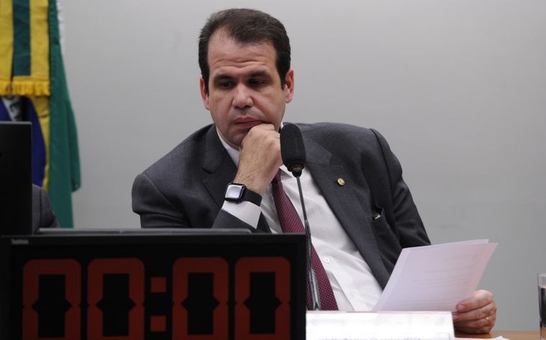 CCJ aprova proposta que responsabiliza locadora negligente por dano causado por locatário