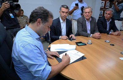 Governador assina concessão de incentivos para instalação de mais quatro empresas