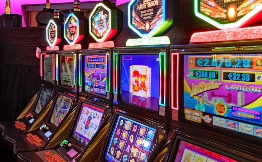 A evolução das máquinas de Caça-Níqueis: Dos rolosmecânicos aos slots online