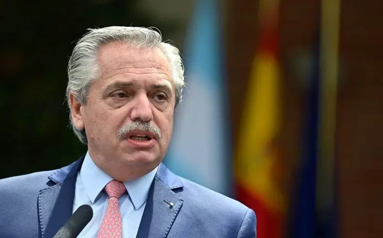 Alberto Fernández é indiciado por agressão à ex-primeira-dama; o que se sabe até agora