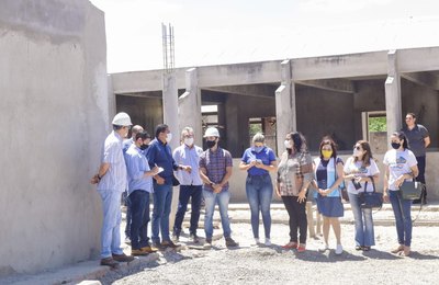 Prefeito Júlio Cezar visita obras de escolas e creches no povoado Bonifácio e Tabacaria