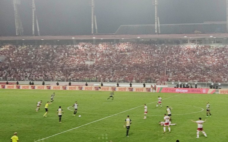 Mesmo com Neymar em campo, CRB segura resultado contra o Santos e se classifica para as oitavas de final