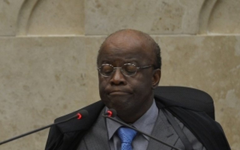 STF encerra sessão sem definir prisão de condenados no mensalão