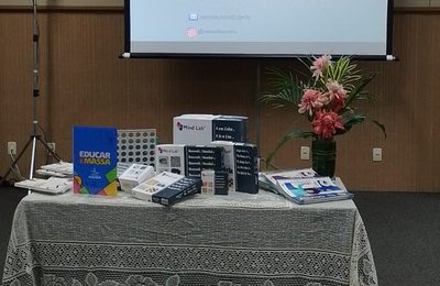 Profissionais da rede pública de educação de Maceió participam de palestra sobre alfabetização e letramento