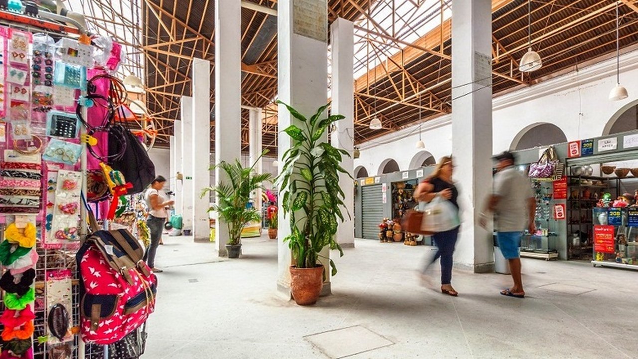 Prefeito Ronaldo Lopes sanciona lei que beneficia comerciantes do Mercado Público e do Pavilhão da Farinha