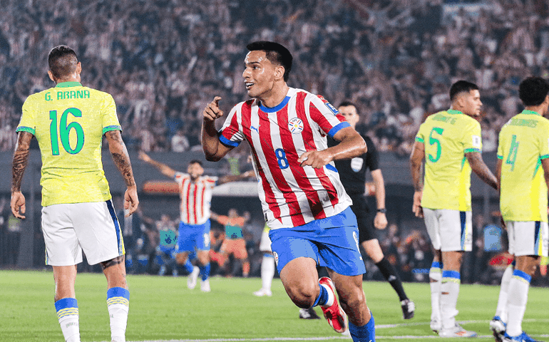 Brasil ouve 'olé', perde do Paraguai e mostra que promessa de Dorival não deve ser cumprida