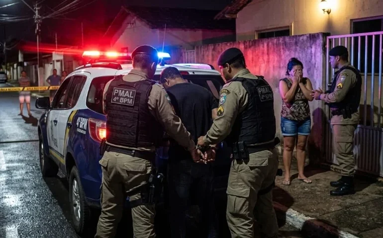 Homem é preso em flagrante após ameaçar companheira na Santa Amélia