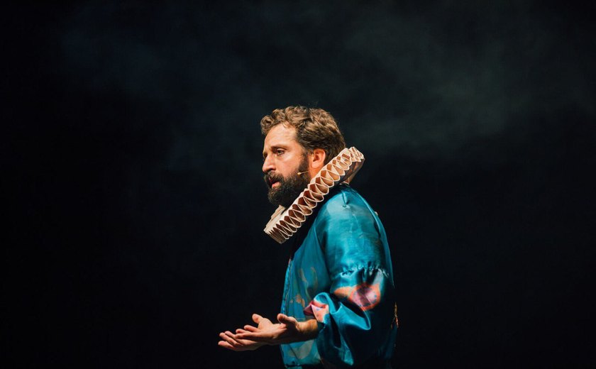 Gregório Duvivier apresenta “O Céu da Língua” em Maceió, no Teatro Gustavo Leite