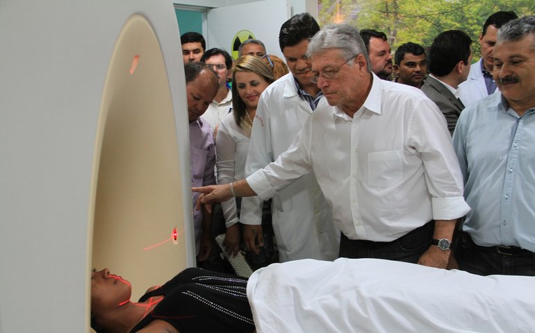Hospital do Sertão ganha centro de diagnóstico e tomógrafo
