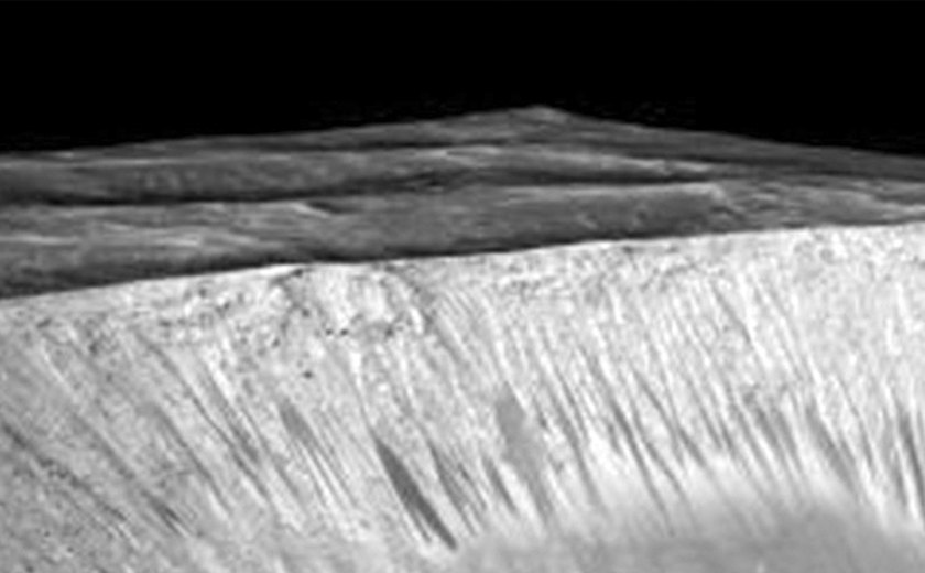 Nasa anuncia descoberta de água corrente em Marte
