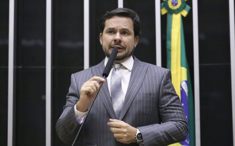 Lei institui estratégia no SUS para atendimento a mulheres com dependência de álcool