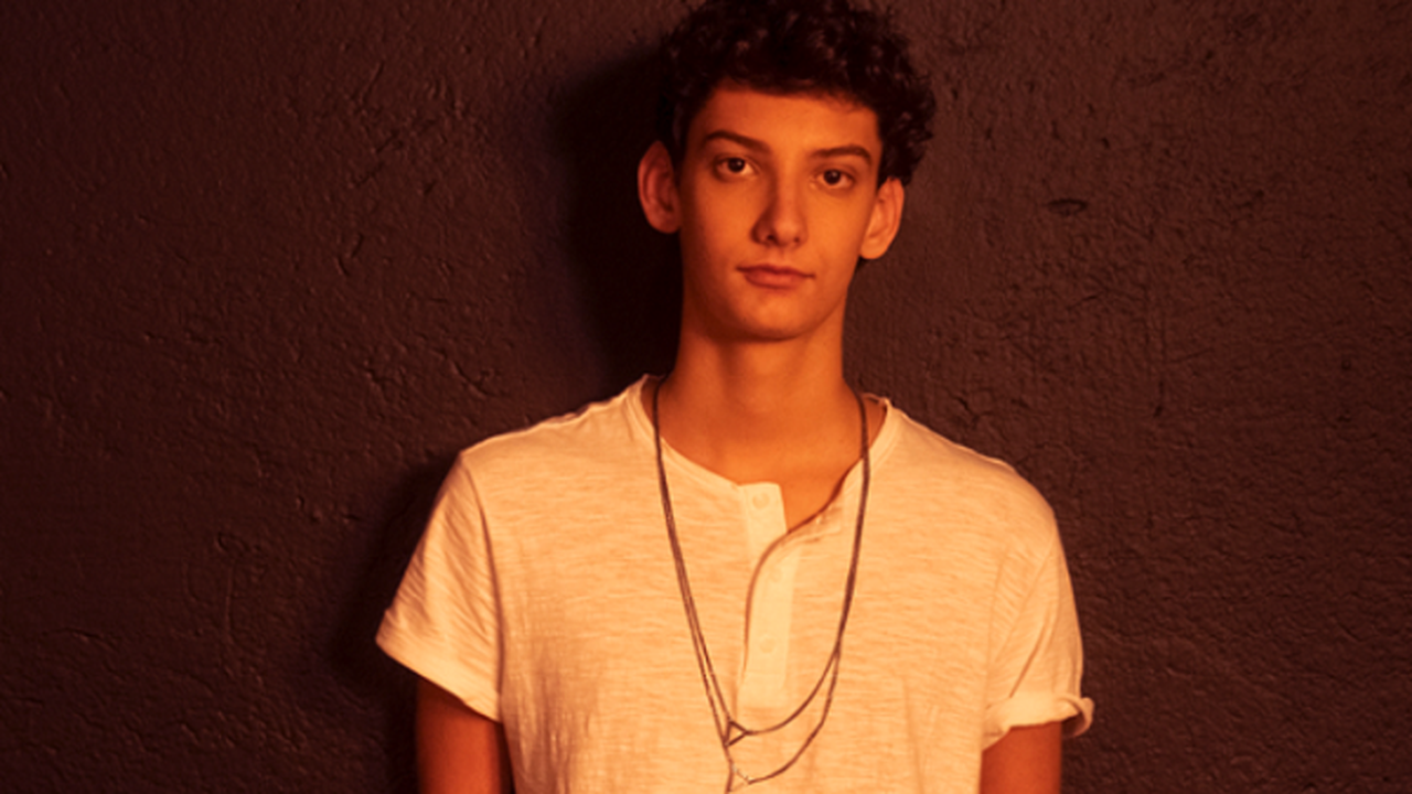 João Napoli posta clipe do single “Horas Iguais”