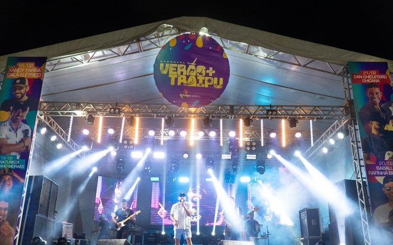 Multidão, desfile de blocos, shows e muita animação marcam Carnaval Verão+Traipu