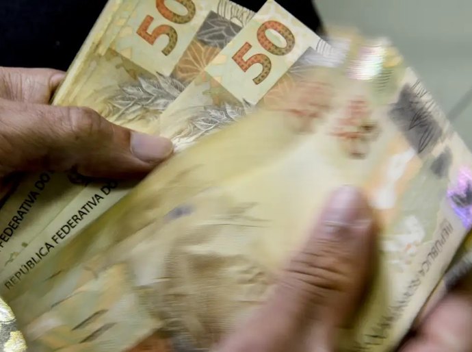 Caixa paga Bolsa Família a beneficiários com NIS de final 4