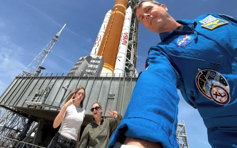 'A vista da Terra é espetacular', diz Reid Wiseman, comandante da missão