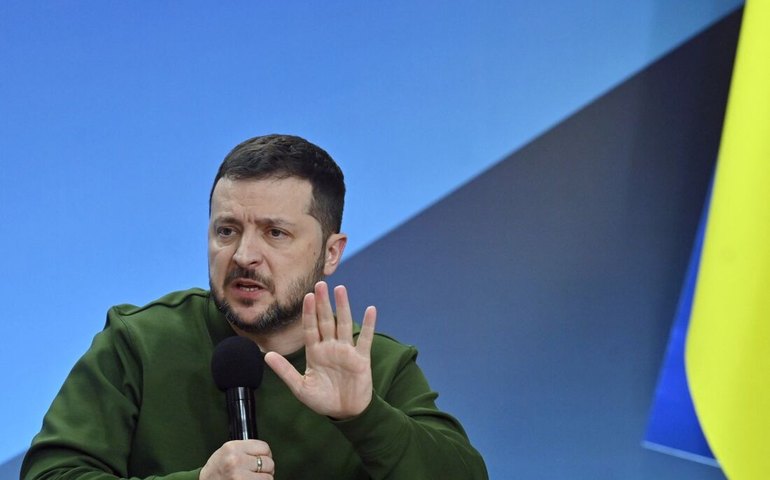 Zelensky reduz idade do alistamento militar na Ucrânia de 27 para 25 anos
