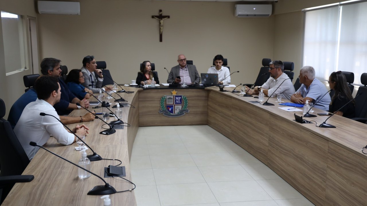 Ministério Público se reúne com interessados para tratar de mortandade de peixes e seus impactos socioambientais