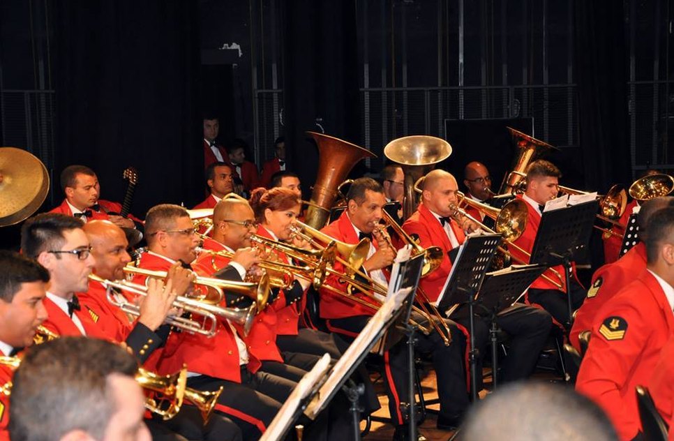 Banda Sinfônica do Corpo de Fuzileiros Navais realiza apresentação em Aracaju