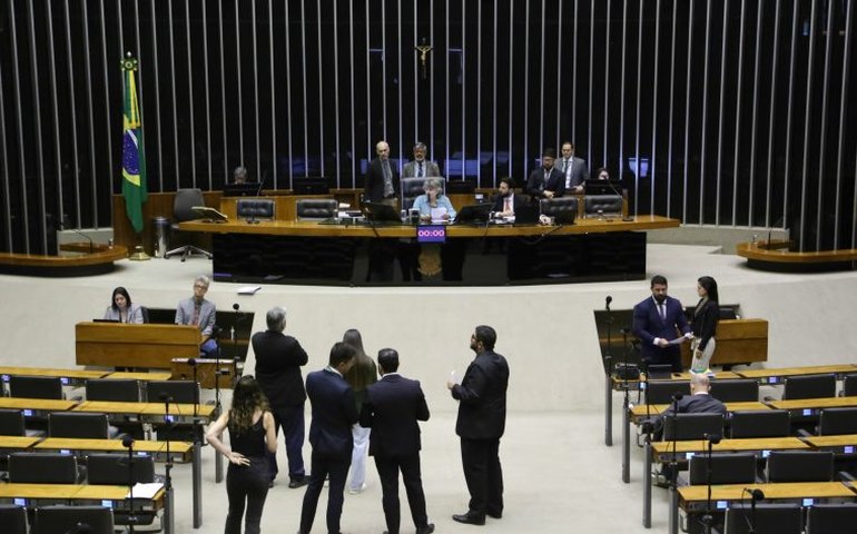 Câmara votará projetos de proteção da infância no ambiente virtual durante Semana da Criança
