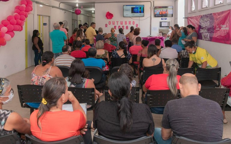 Outubro Rosa movimenta atendimento às usuárias do PAM Salgadinho