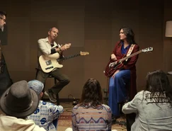 Duelo-de-Guitarras-Jurados-fazem-mentoria-com-artistas-01-Credito-Divulgacao-TV-Brasil.jpg 