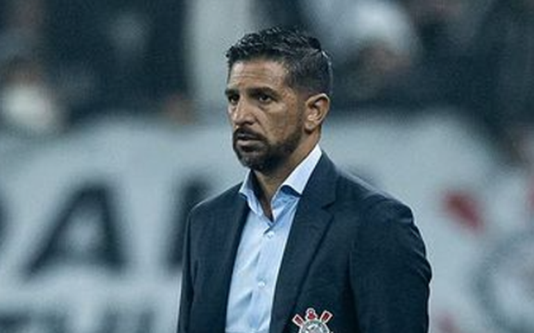 Emiliano Díaz esnoba, com palavrão e bom humor, questionamentos após 5ª vitória do Corinthians