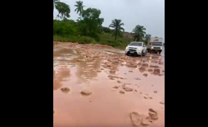 Em Japaratinga, as ﻿chuvas causam deslizamento de barreira na AL-101 Norte