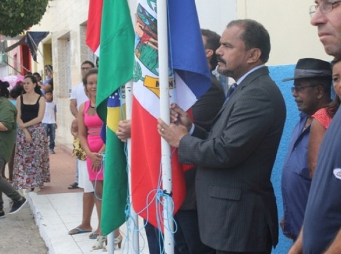 Prefeito Elmo Medeiros inaugura quatro obras