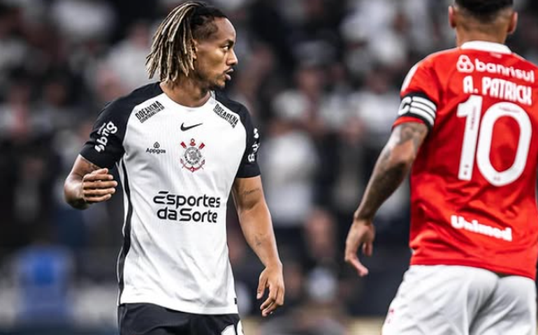 Corinthians anuncia cirurgia e Carrillo deve voltar em 2026; Memphis tem grave lesão muscular
