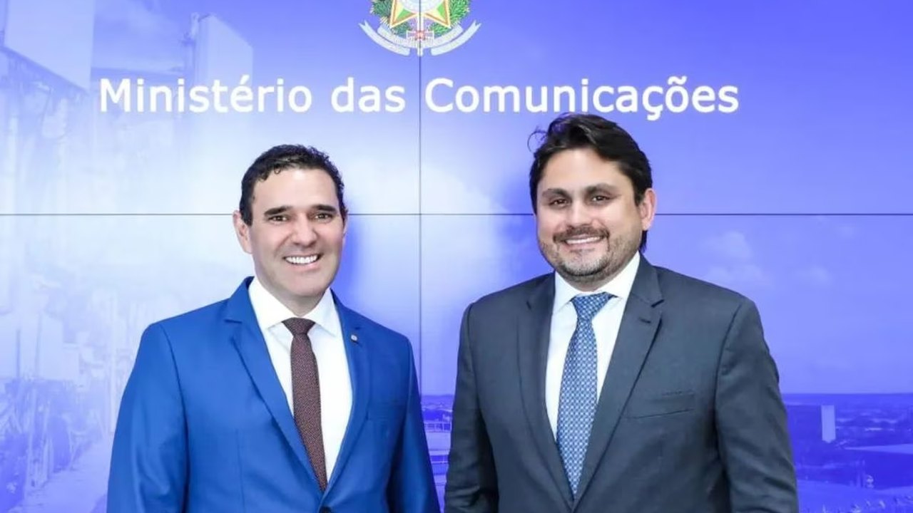 Suplente de Juscelino Filho exonera da Câmara piloto de avião e amigo do ministro
