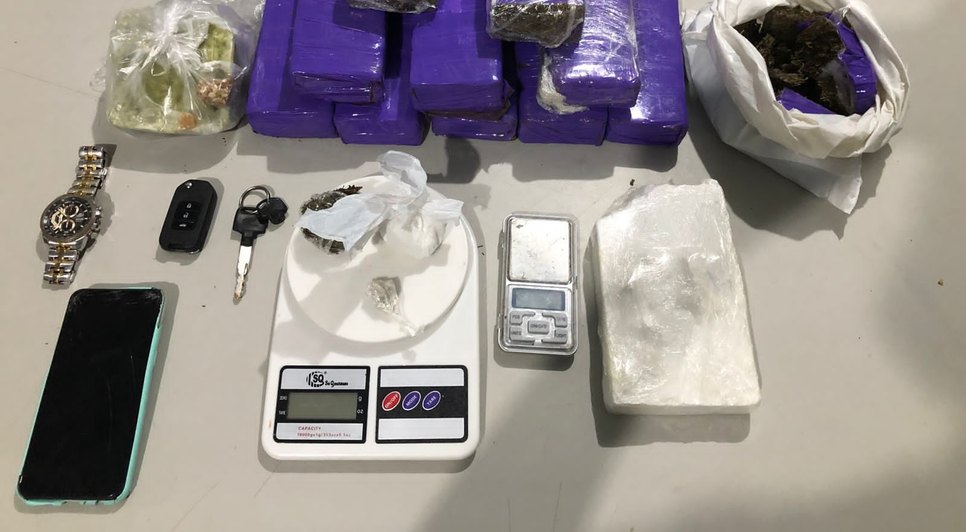 Três homens são presos com mais 8 quilos de drogas em Aracaju