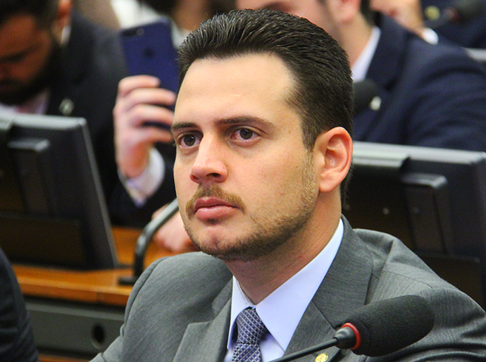 Deputado Nivaldo Albuquerque libera R$ 13 milhões para saúde em Alagoas