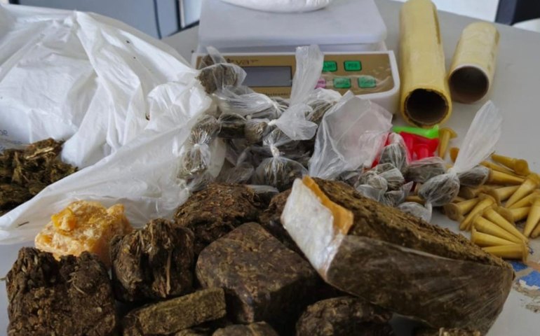 Polícia Militar apreende drogas em uma residência em Arapiraca