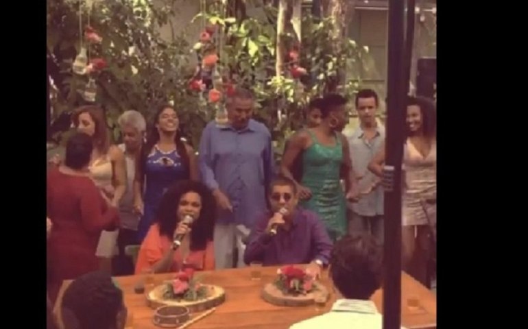 Elenco de ‘Bom Sucesso’ mostra Zeca Pagodinho em episódio final da novela