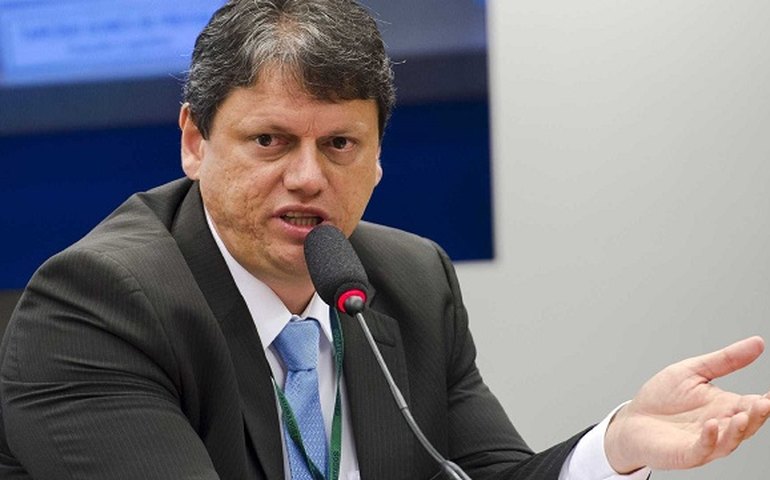 Ministro da Infraestrutura rejeita ideia de alçar voos mais altos na política