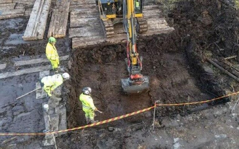 Arqueólogos encontram cão neolítico com adaga em ritual há 5.000 anos na Suécia